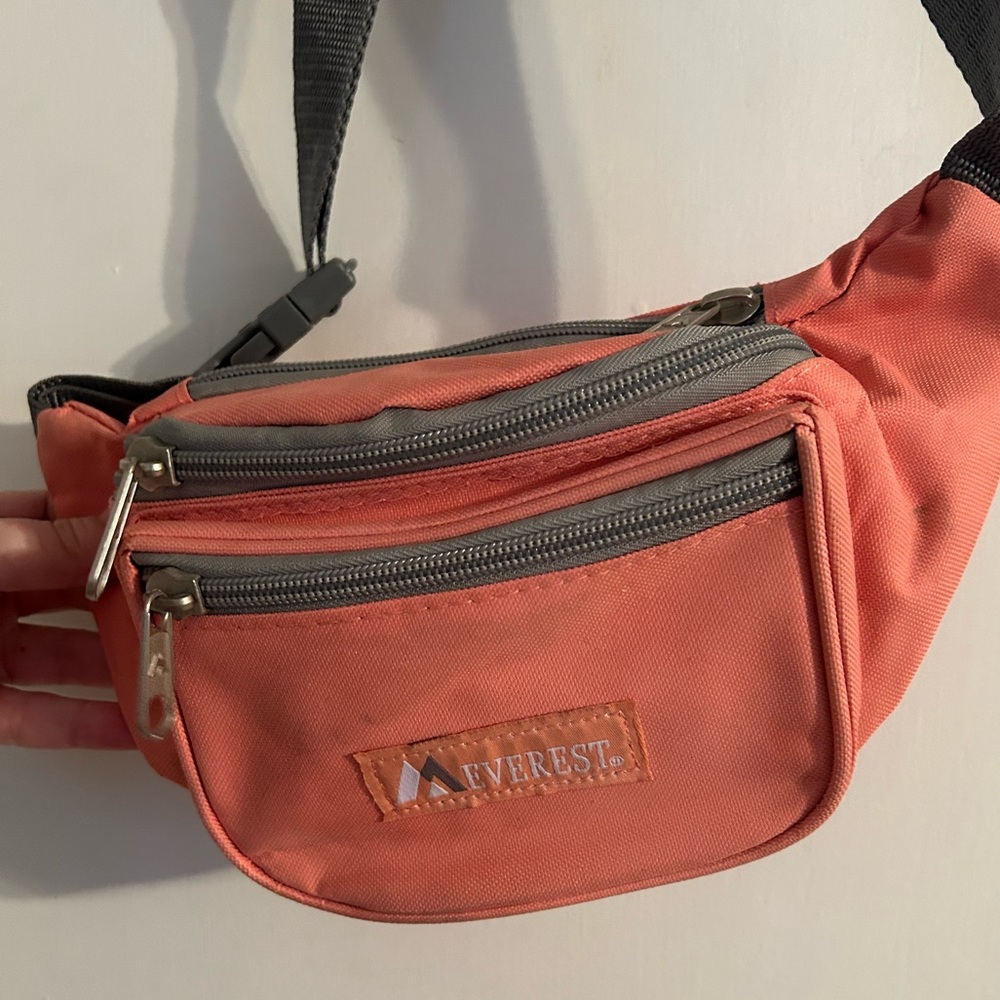 everest coral pink fanny pack